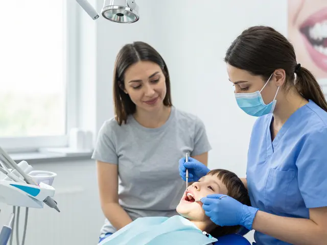 Kdo zaplatí za dentální hygienu? Vše, co potřebujete vědět o hrazení očistění zubů